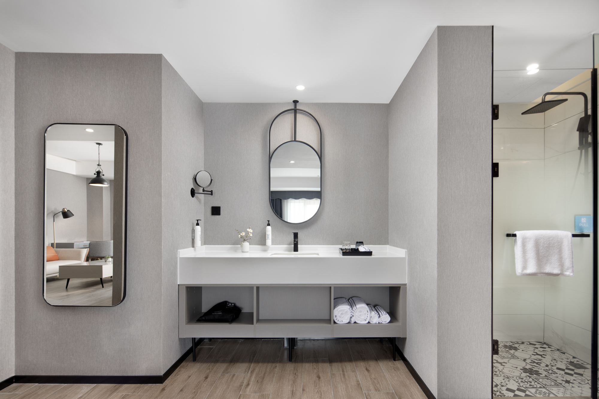 行政套房（智能马桶+Acca Kappa洗护用品+小冰箱）