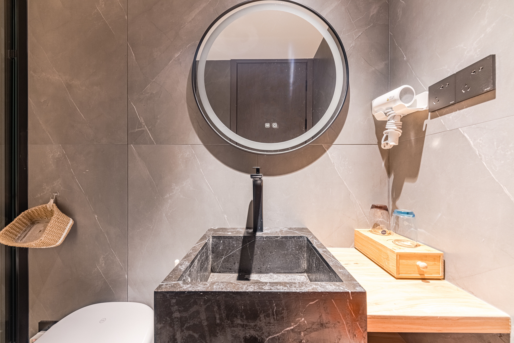 Floral Hotel·Xiapu Mid Mountain Lansu Hotel (Sansha Dongbi Store)陌野-山景大床房（榻榻米+茶具+智能马桶）