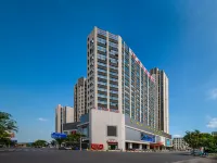 Vienna Hotel (Jiujiang De'an High-speed Railway Station Chaoyang Road Pedestrian Street)