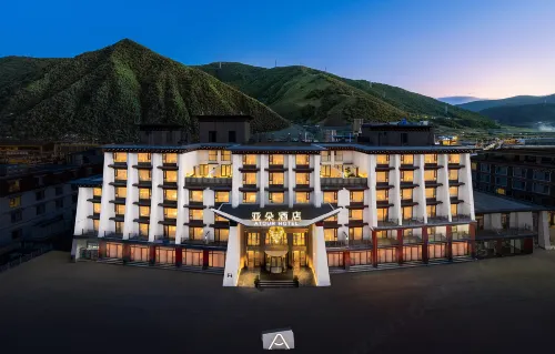 Atour Hotel on National Highway 318 in Xinduqiao, Kangding
