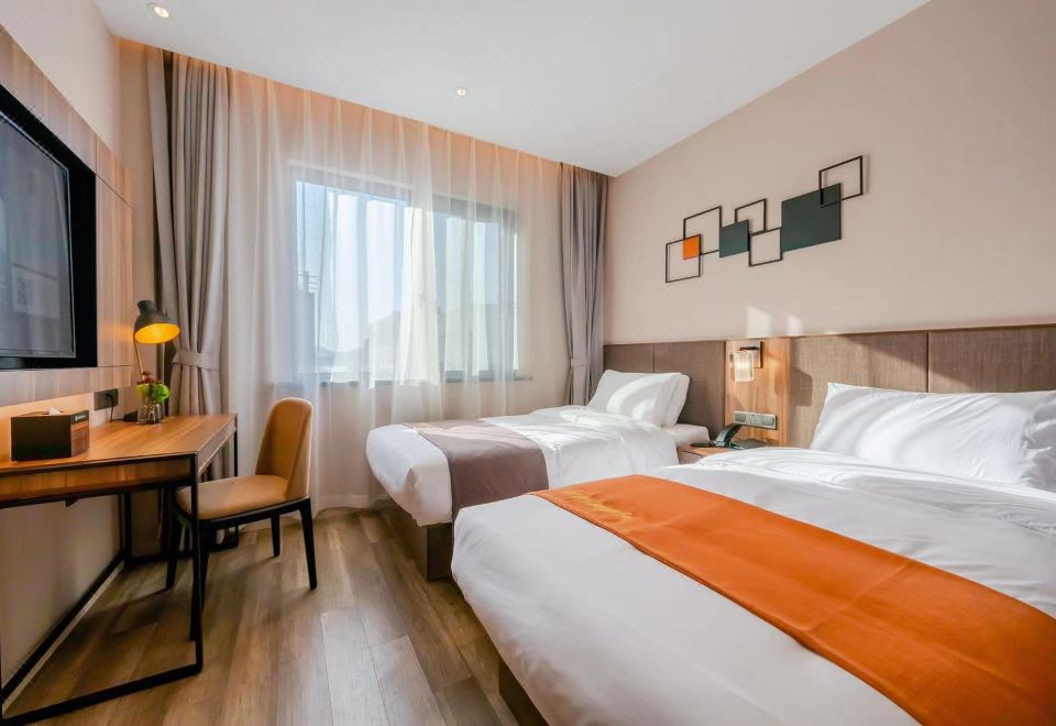 Deluxe 2-bed Room
