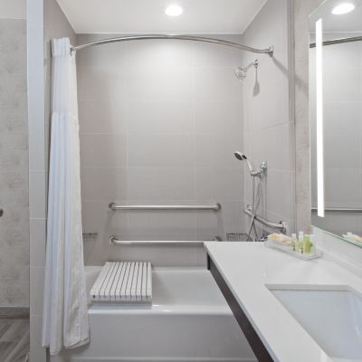 聽力無障礙標準兩張大床房（帶無障礙淋浴） 艾爾蒙特假日酒店 - 洛杉磯優惠