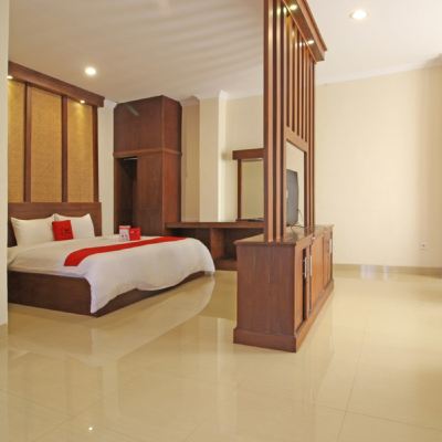 Reddoorz Deluxe Room RedDoorz Premium @ The Garden Suites Solo Promo Code