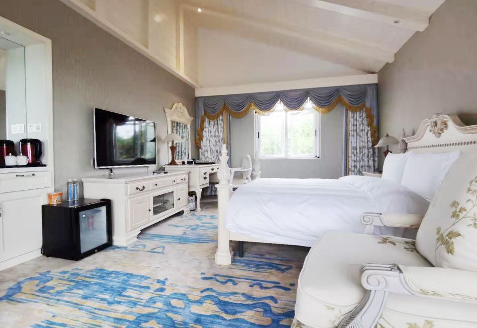 Asia Gulf HotelFrench-Style Presidential Villa