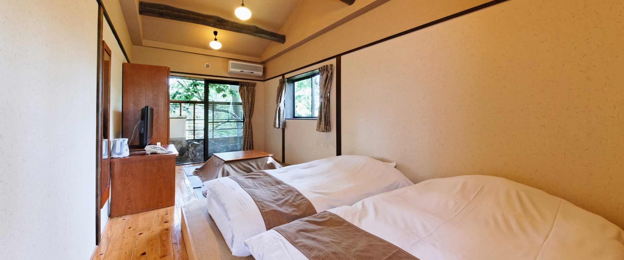 Sengokuhara Shinanoki Ichinoyu主楼二楼日式双床房（带露天浴池）