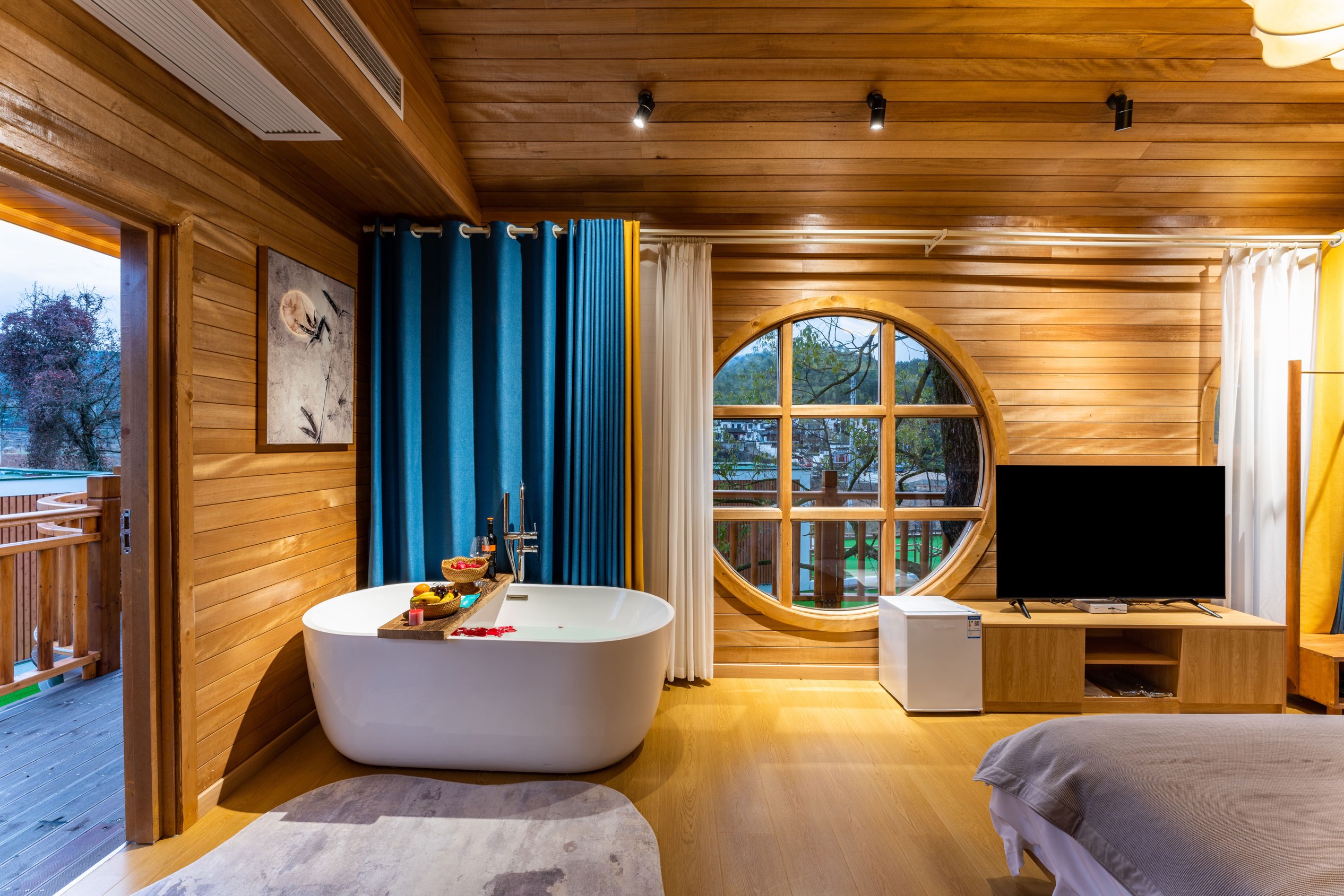 Deng Feng Treehouse Double Bed Room