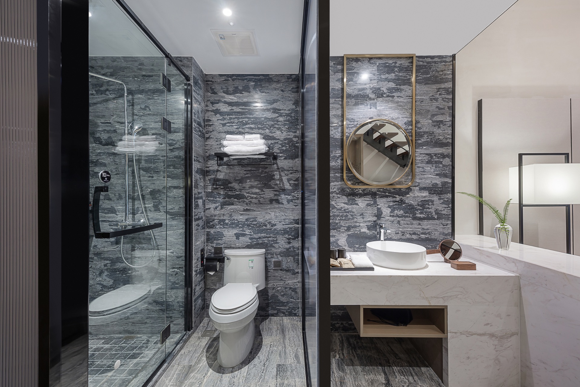 小约翰-LOFT观山景大床套房（高端洗护+智能客控）