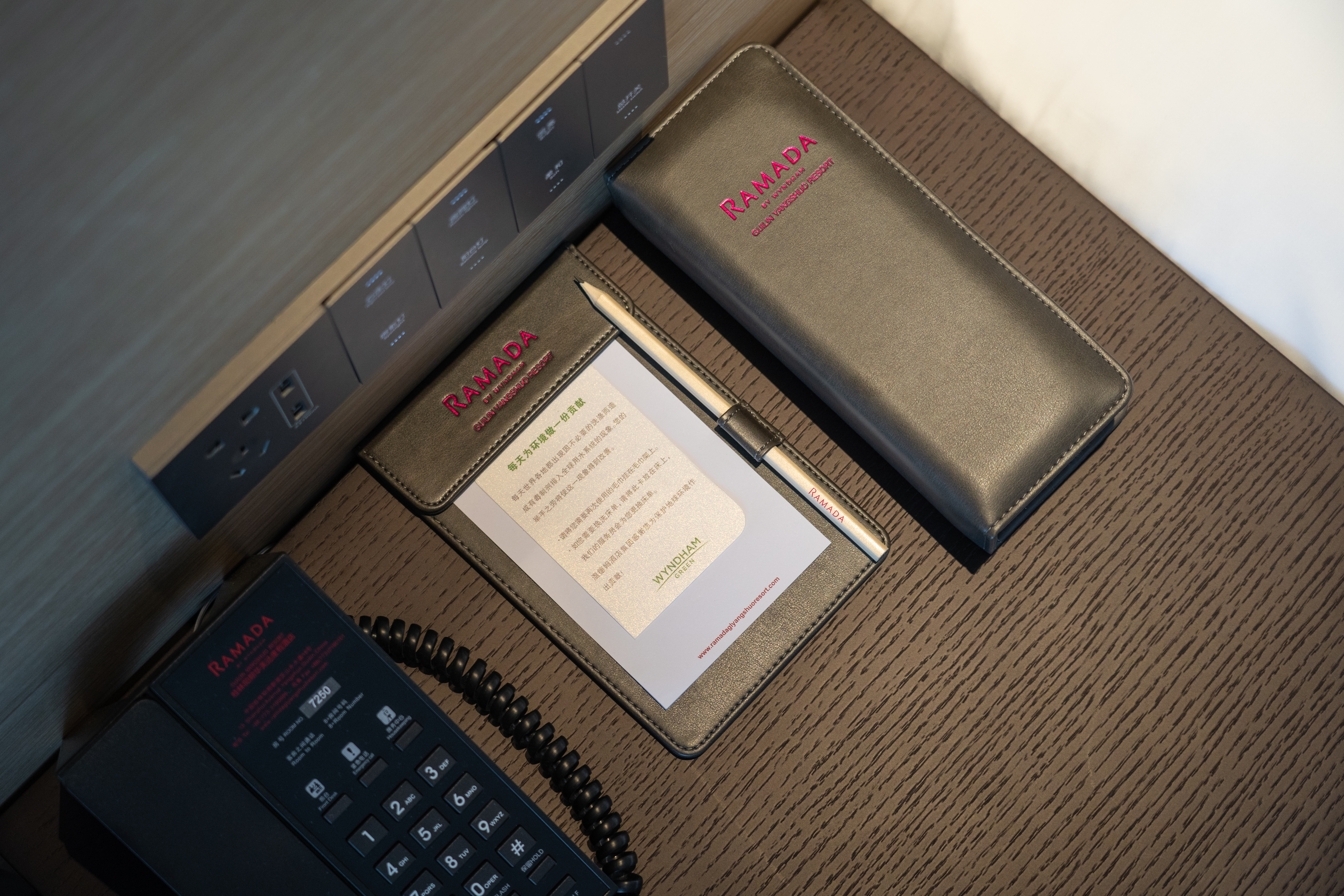 观岚?全景阳台大床房『观景阳台+舒睡床垫+休闲沙发』