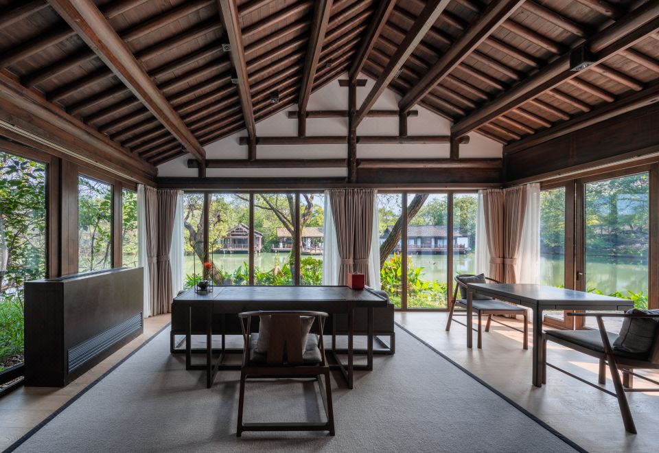 Savoir Resort Hangzhou XixiSuite - Lake-View (2 Beds)