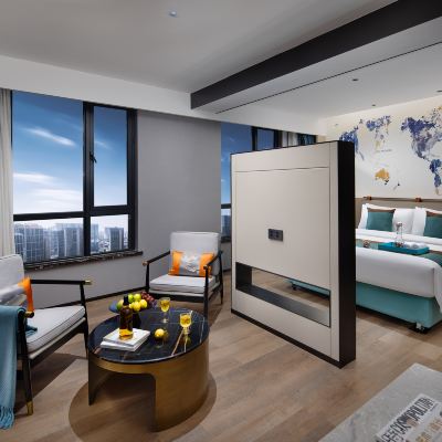 高空城景大床套房（單獨辦公區域） 凱里亞德酒店（湖南金融中心店）優惠