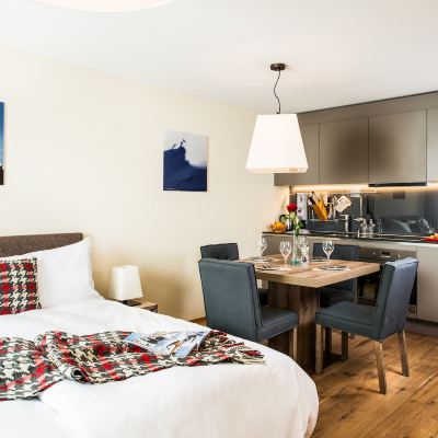 Studio Apartment Peaks Place Promo Code
