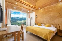 Quanjinglou Homestay (Longji Terraced Field Viewing Platform)