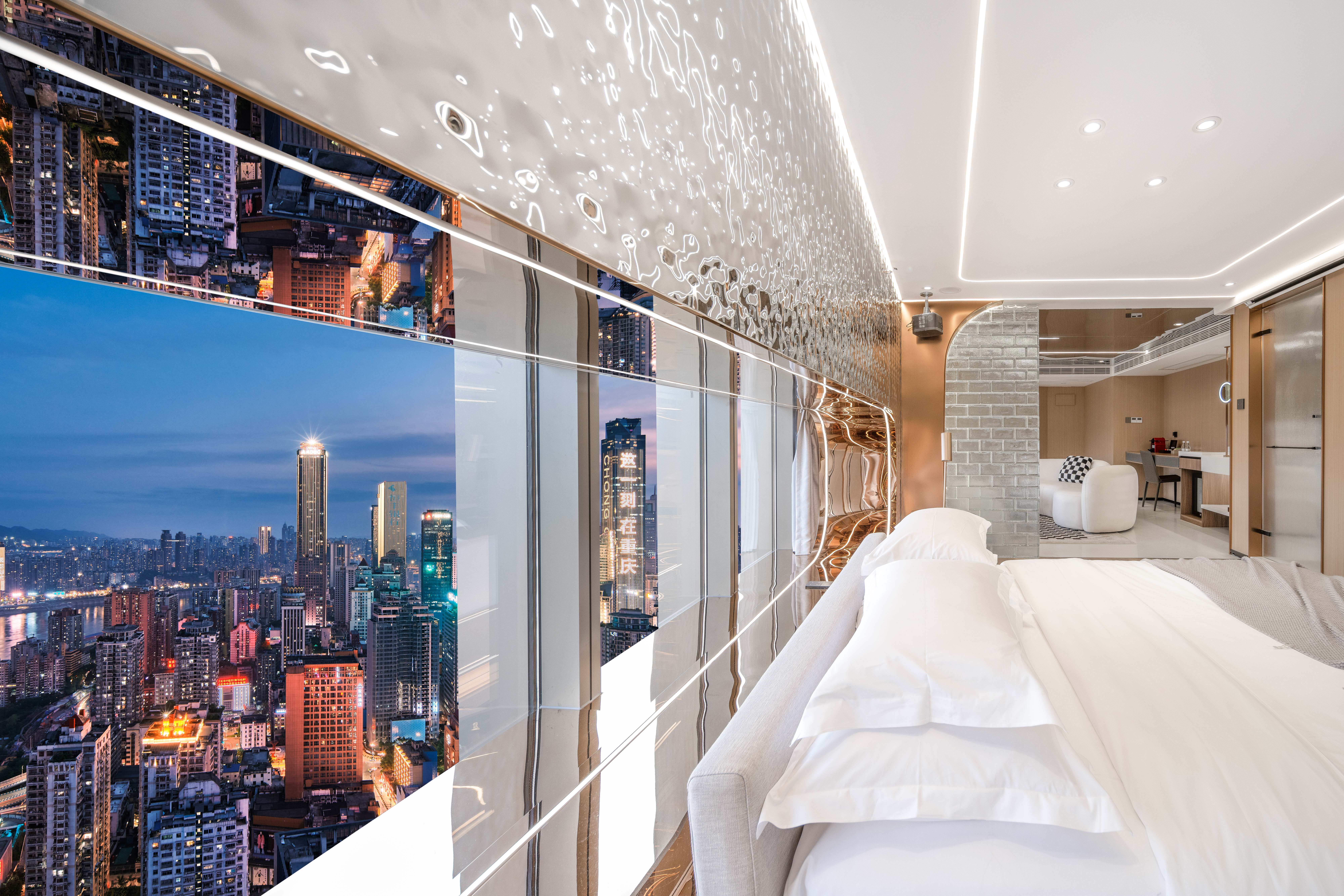 太空舱.270度江景套房