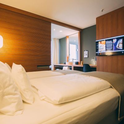 Standard Queen Room Me and All Hotel düsseldorf Promo Code