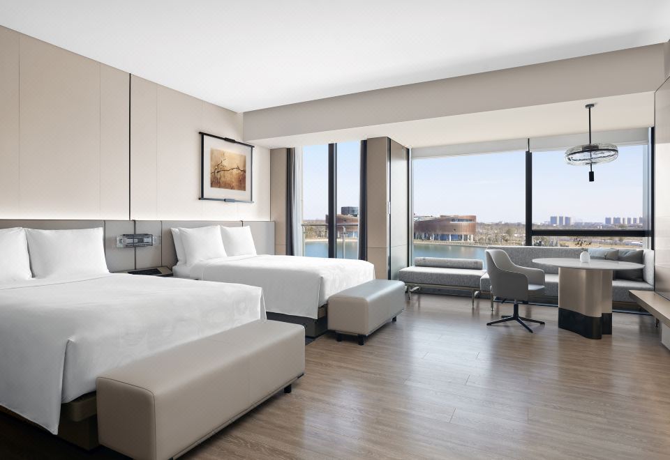 行政湖景双床房