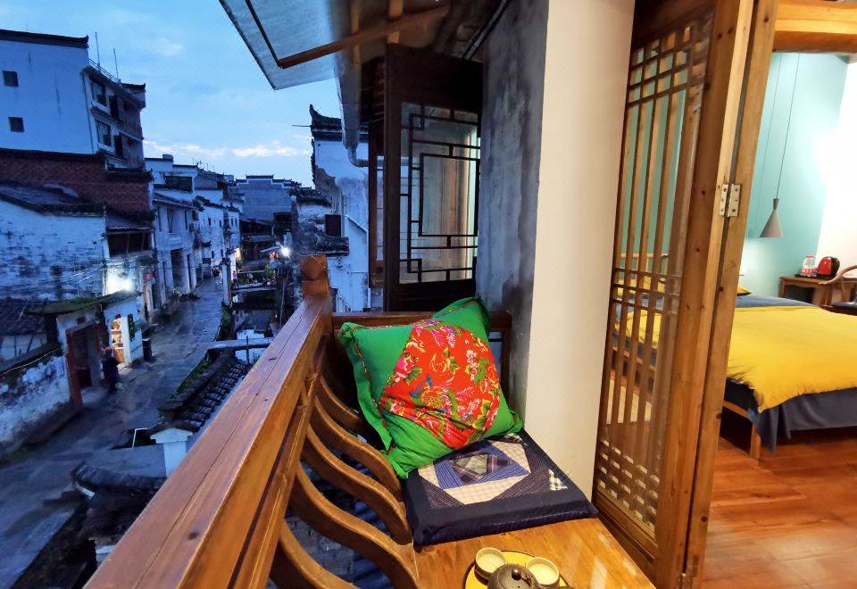 Zhilan Scenic Balcony Double Bed Room