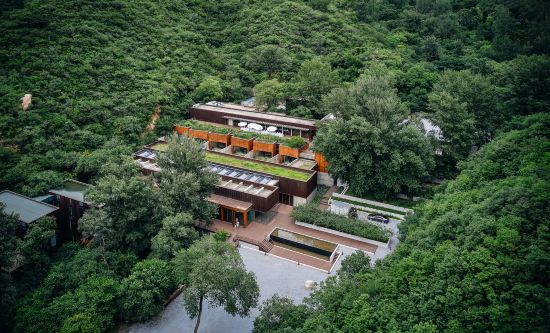 COMMUNE BY THE GREAT WALL , IN THE UNBOUND COLLECTION BY HYATT