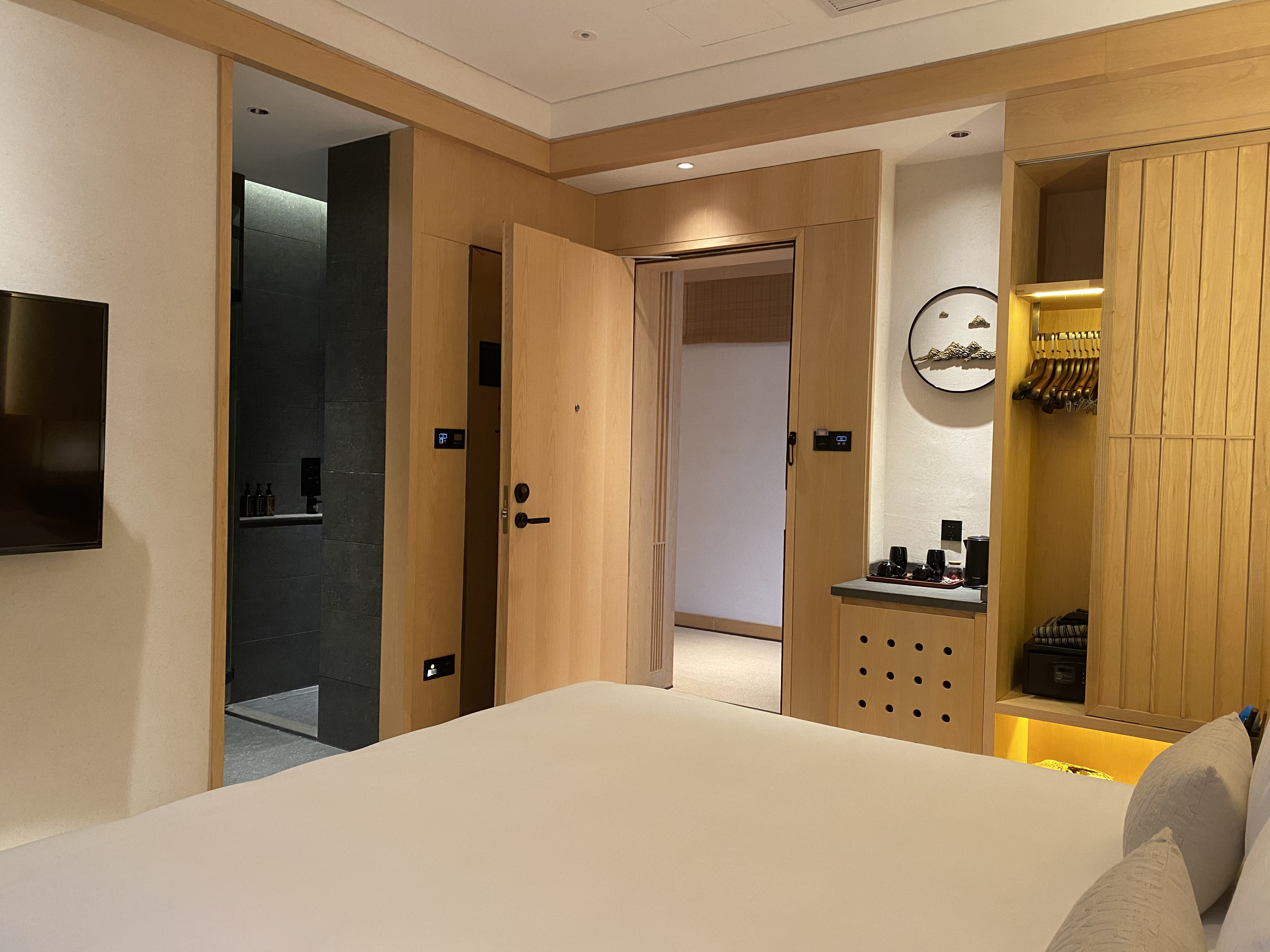 听雨·静谧大床房丨静音玻璃+定制寝具+睡眠无忧