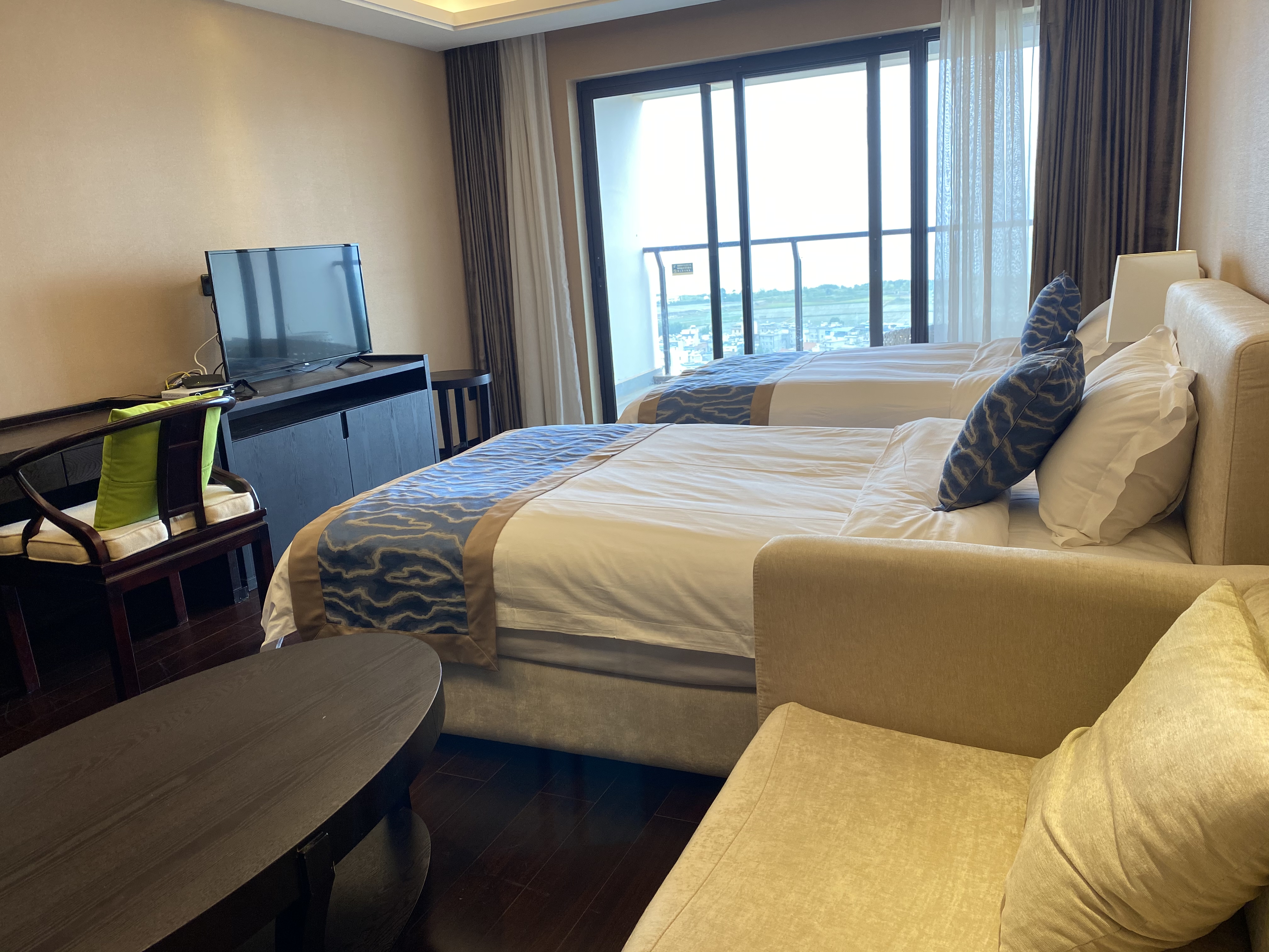 遇见·湖景露台双床房