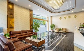 Zigong Longhu Jincheng Hotel