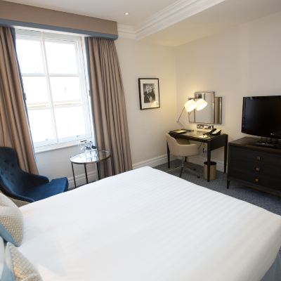 Deluxe Queen Room The Waldorf Hilton, London Promo Code