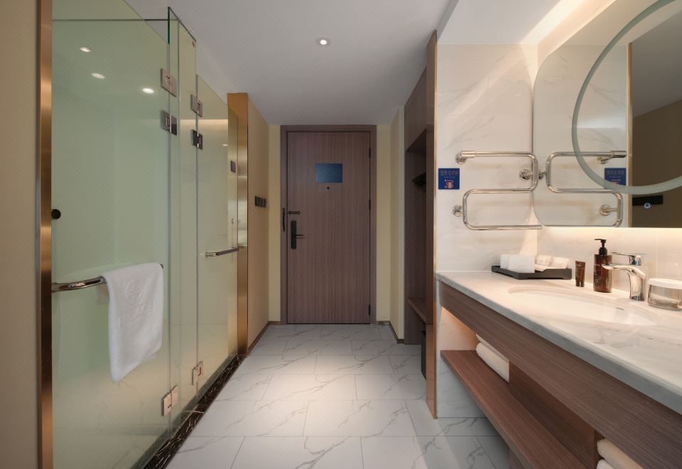 觀景行政雙床房（65寸可投屏+小冰箱＋加熱毛巾桿）