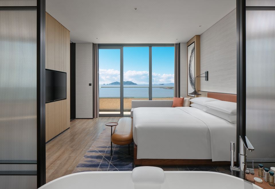 Sheraton Ningbo Xiangshan ResortDeluxe Ocean View Suite