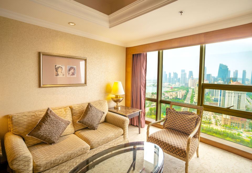 Crowne Plaza QingdaoExecutive Suite - Sea-View