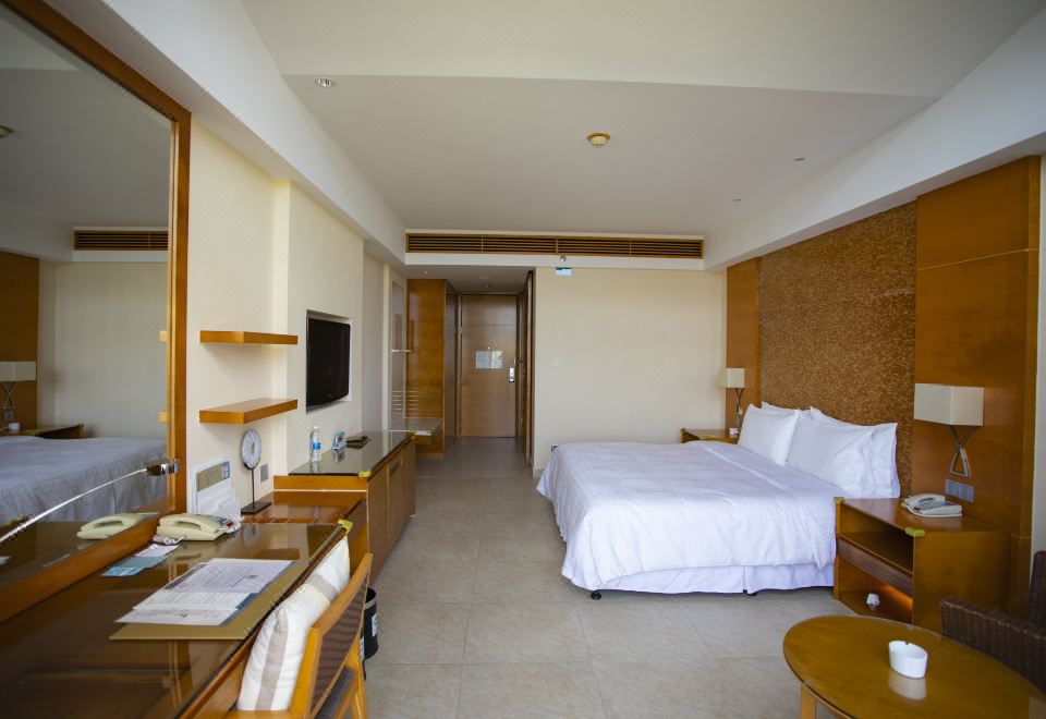 Four Points By Sheraton Shenzhou PeninsulaSea-view Double Room