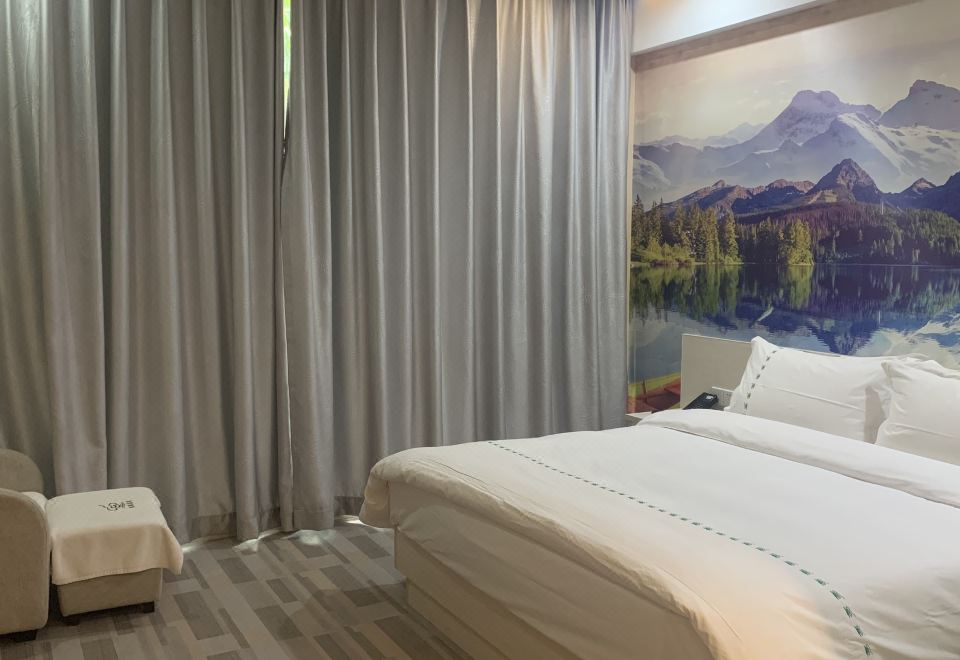 泉栈H号楼4房1厅（副楼区）