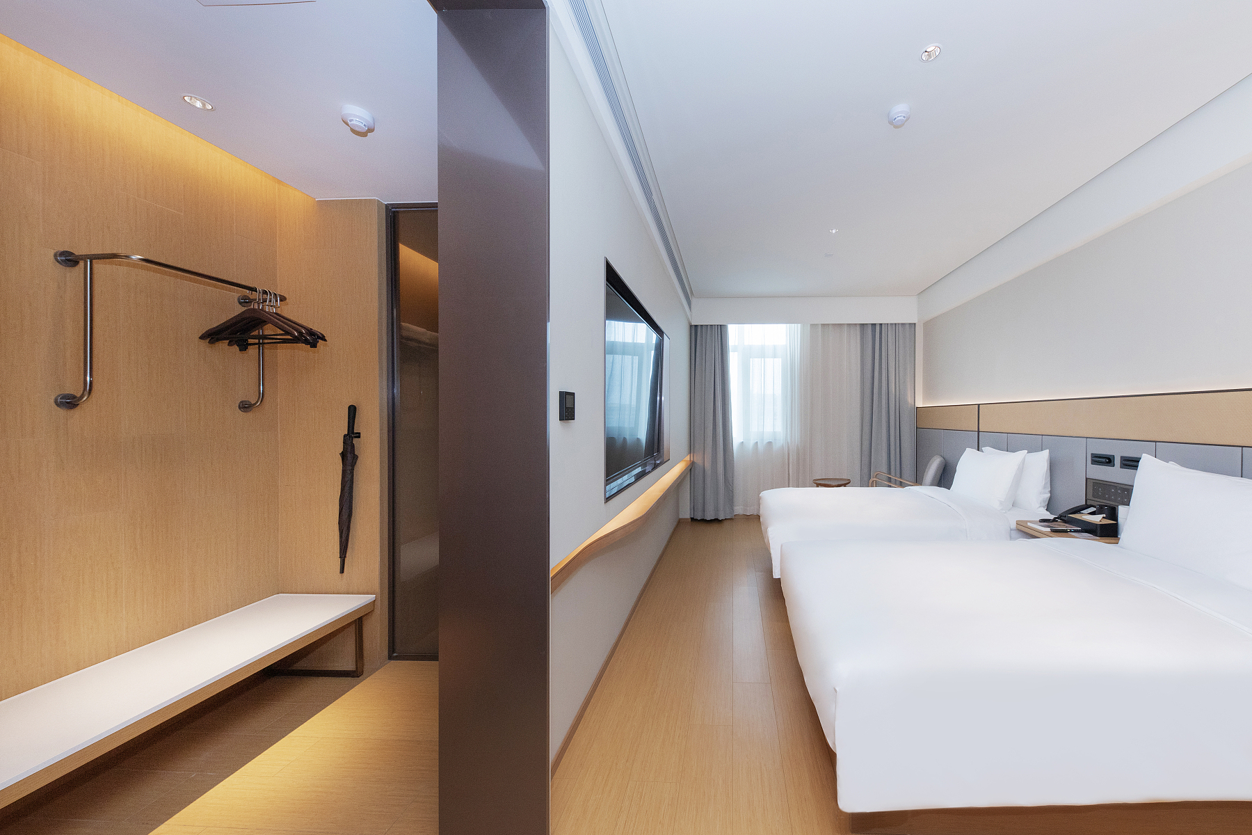 雙床房（65寸電視投屏+冰箱+智能客控+深睡床墊）