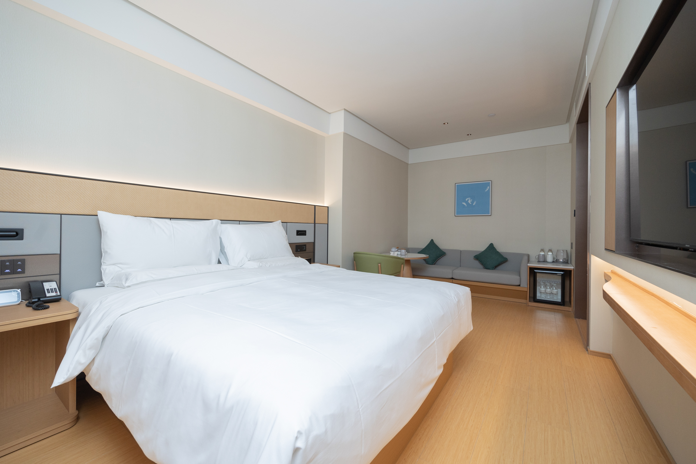 舒压高级大床房（全屋智能-M3记忆枕-冰箱-暖气开放）