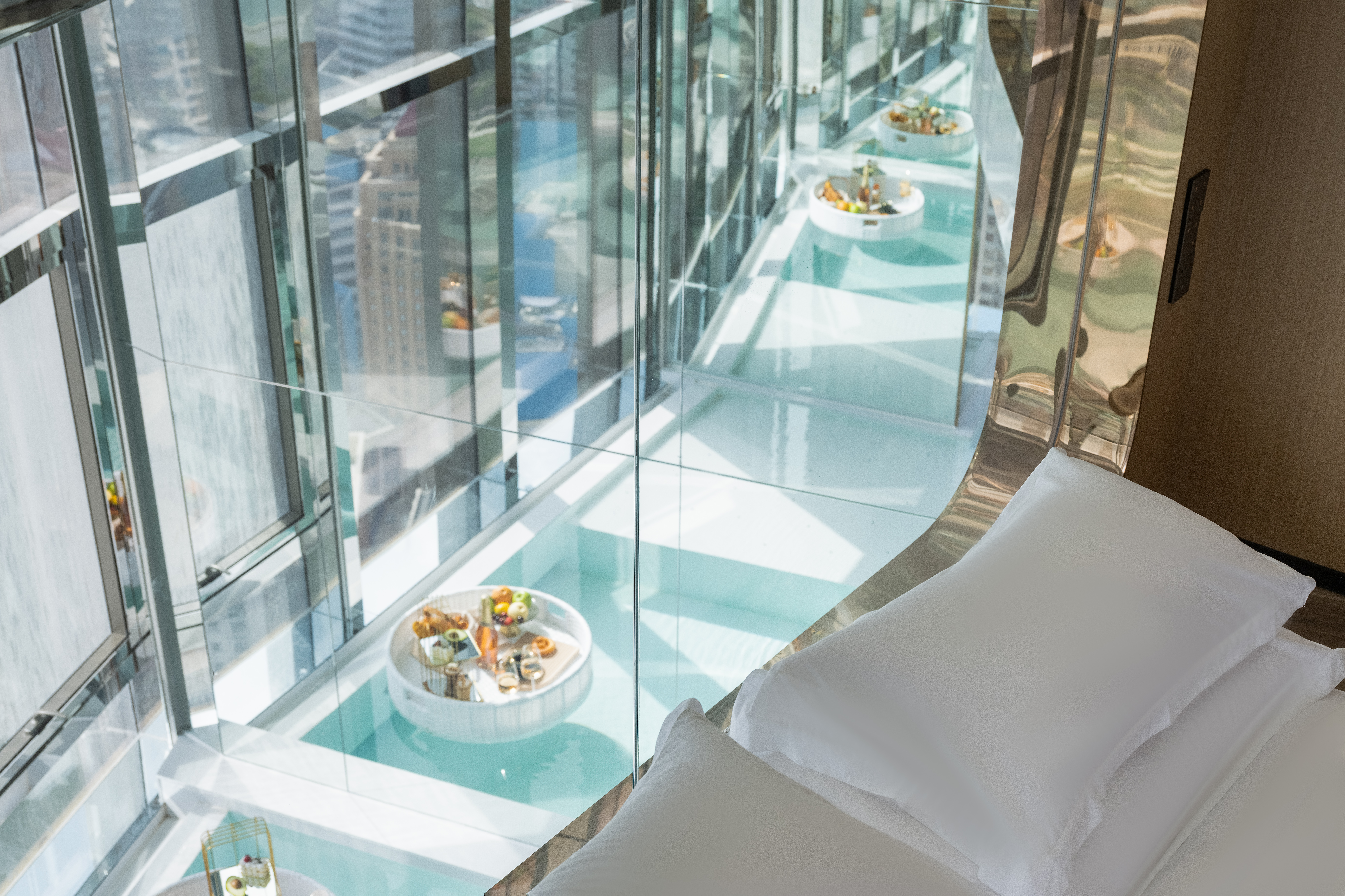 270度江景星空泳池跃层套房