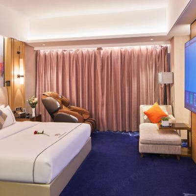 投影按摩大床房（全智能語音控制+配置按摩椅） 財富現代國際飯店（東莞寮步萬潤廣場店）優惠