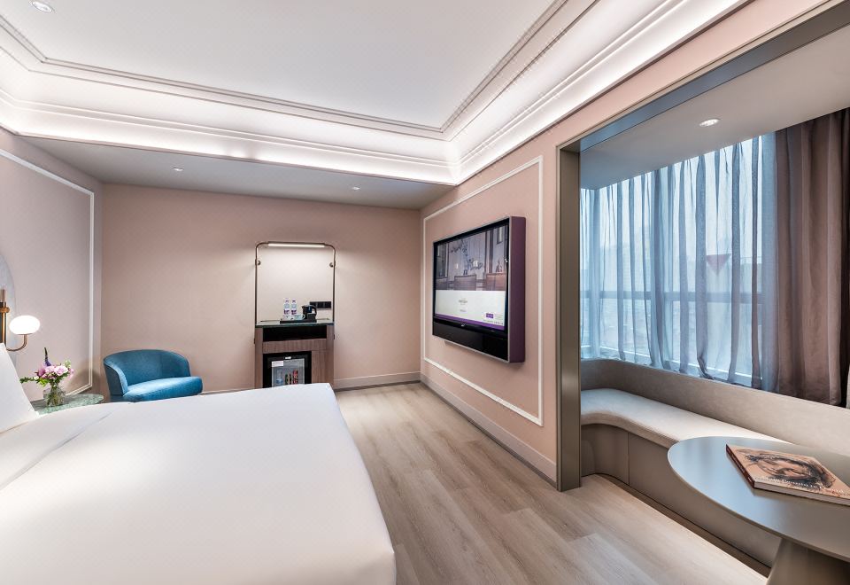 豪華大床房（金可兒床墊+浴袍+保險箱+手機投屏）