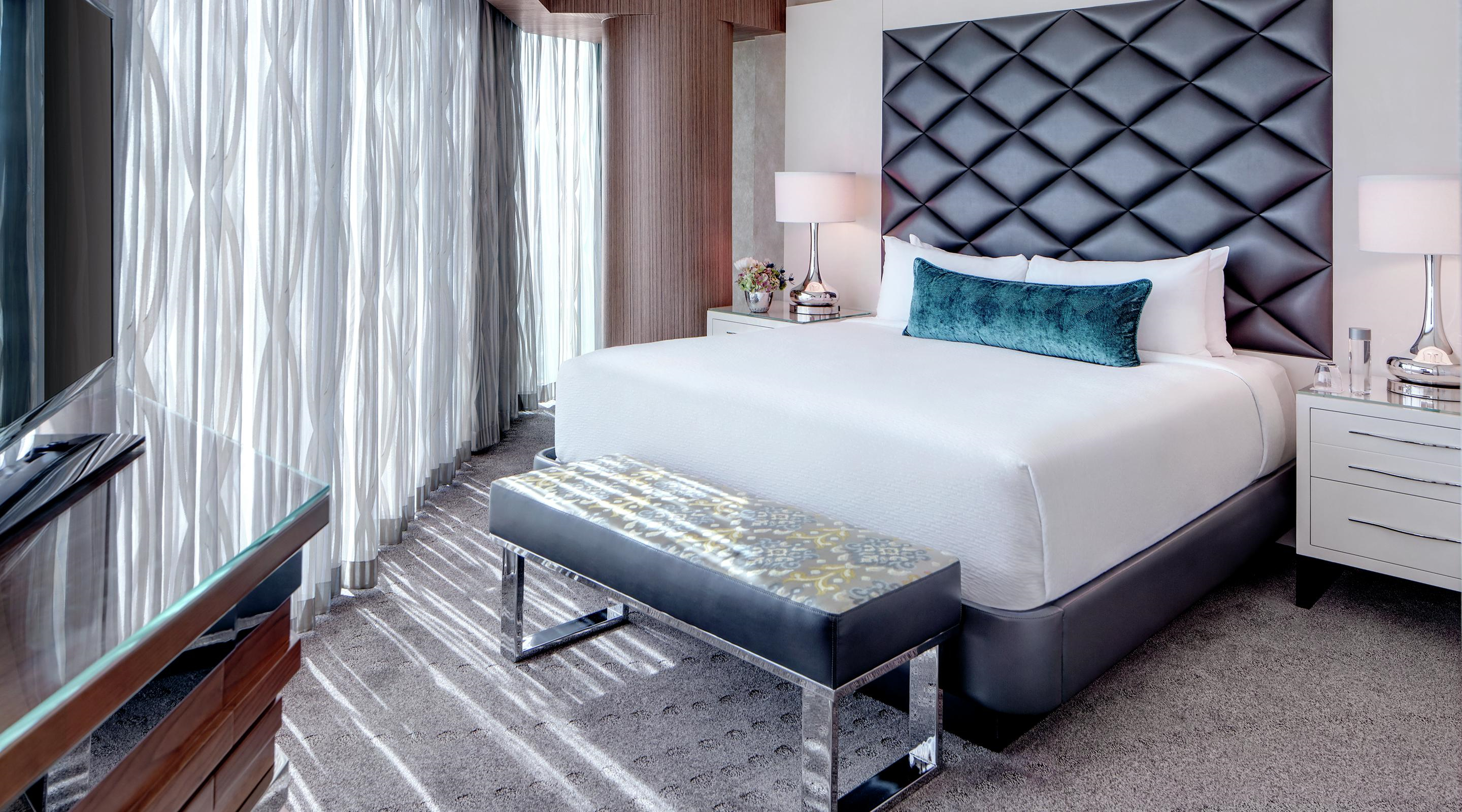 Mandalay Bay and the Mirage prepare to temporarily close hotel rooms  midweek - Eater Vegas