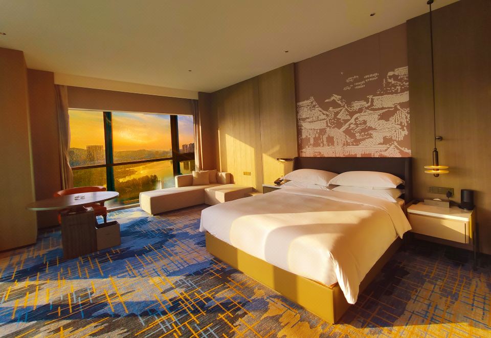 落日湖景豪華大床房