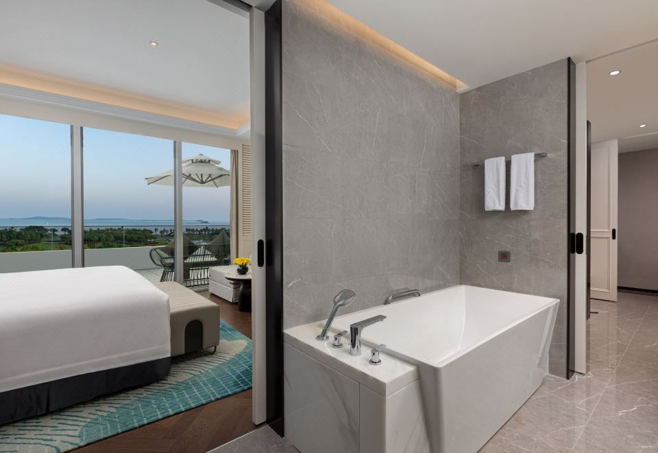 豪華海景套房（大露臺）