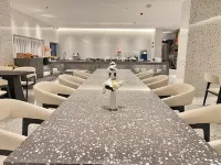 Hope Hotel (Hezhou Lingfeng Plaza Colorful Global City Branch)