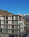 Cloudrest Moon Cliff Lodge Hotels in 