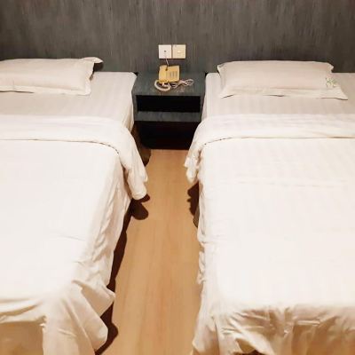 Bilik Deluxe Triple Malaysia Kupon OYO 43930 Hotel Esplanade