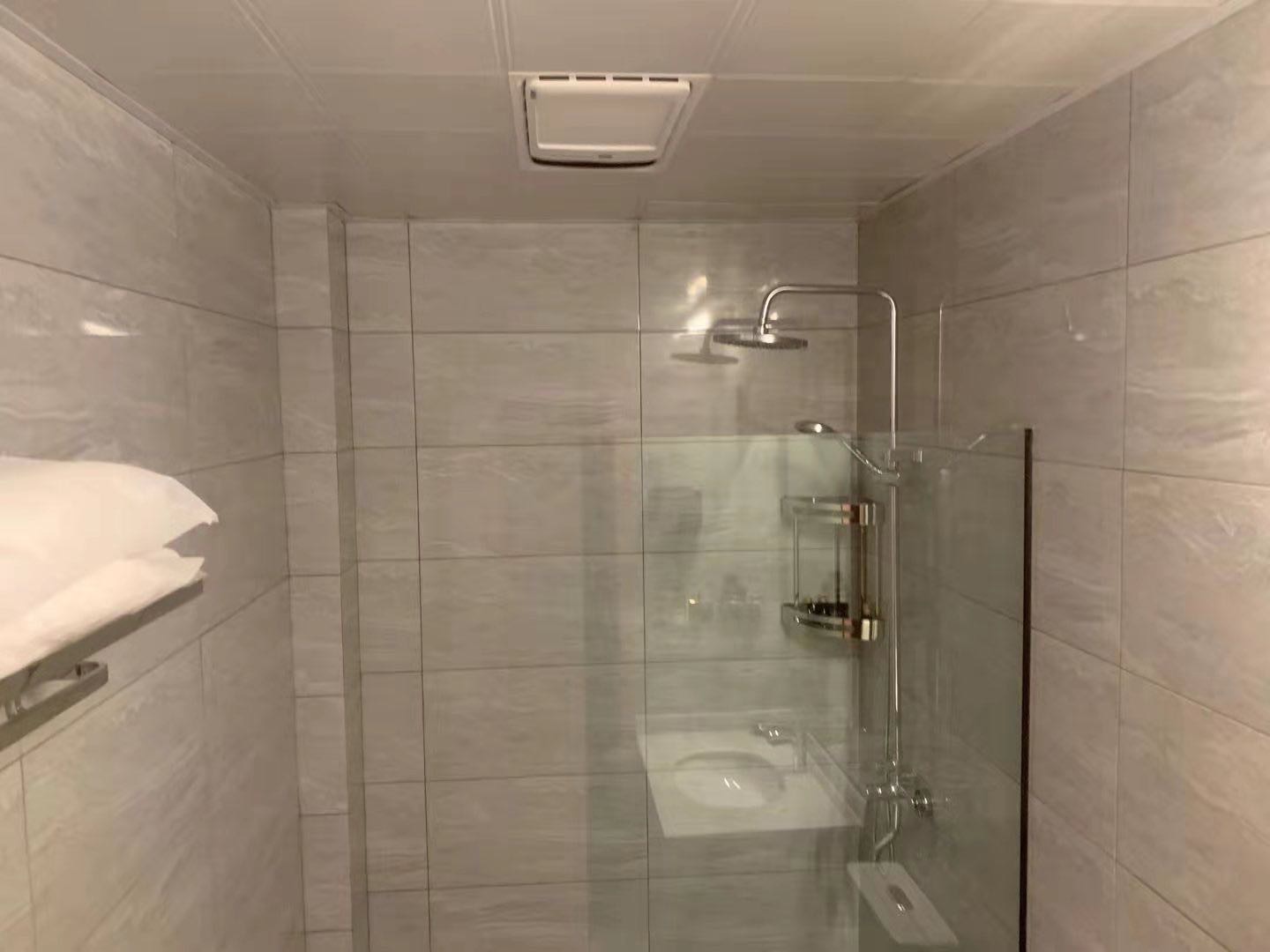 远山山景宽敞三人间