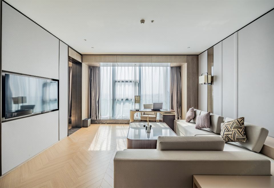 行政套房（智能客控+蓝牙音响+豪华浴缸+coffee机+迷你吧）