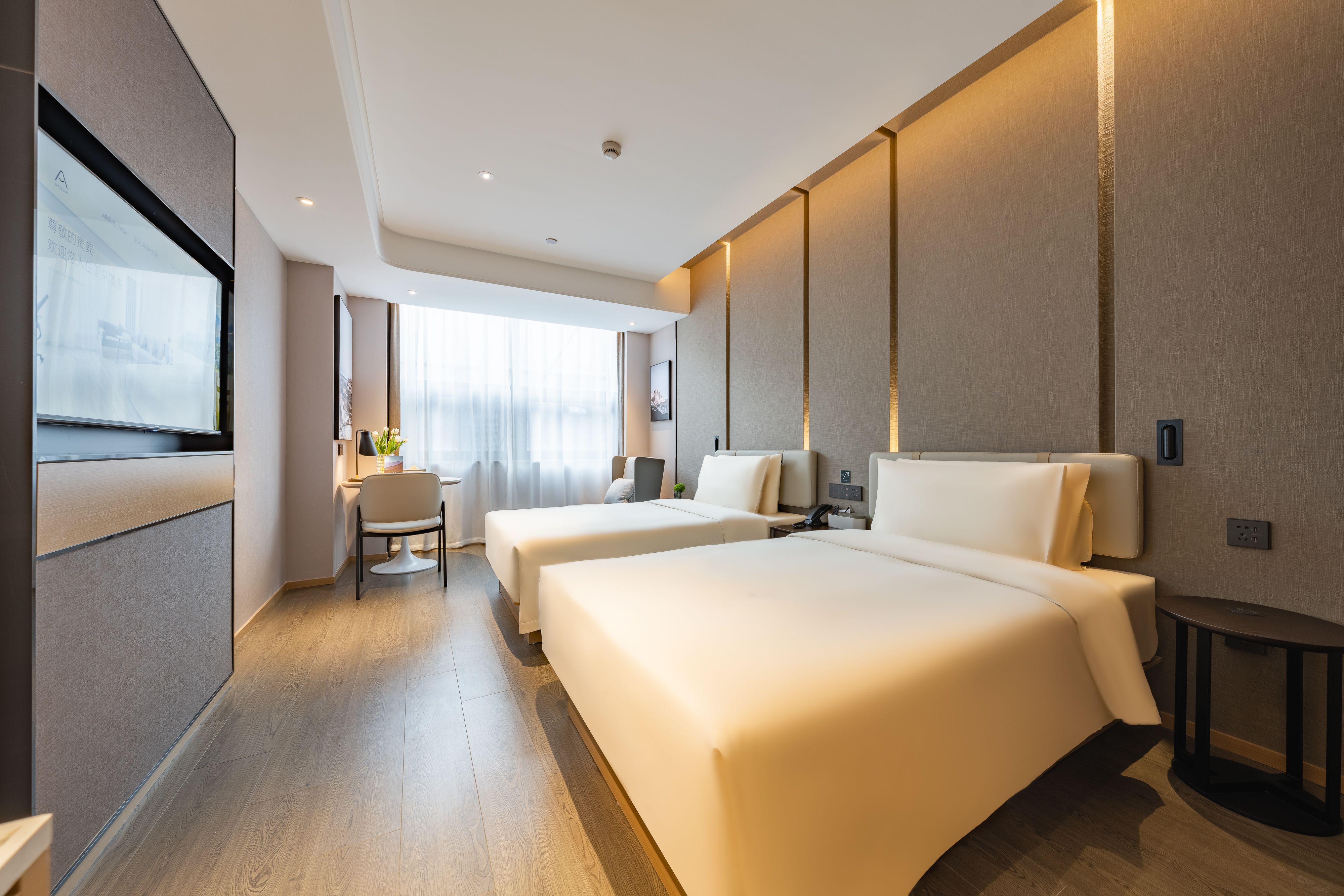 高级双床房（裸棉床品+迷你冰箱）