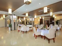 Vienna Classic Hotel (Weining Caohai Exhibition Center)