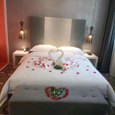 情侶大床房（手機智能投屏） 上海錦江都城經典南京東路外灘飯店優惠