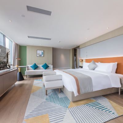 雲端豪華景觀套房（獨立客廳+遠眺江景|夜覽燈光秀+浴缸） 武漢漢口金融中心美侖飯店優惠