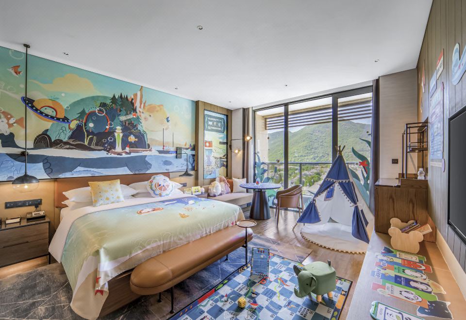 旅小熊山景親子大床房