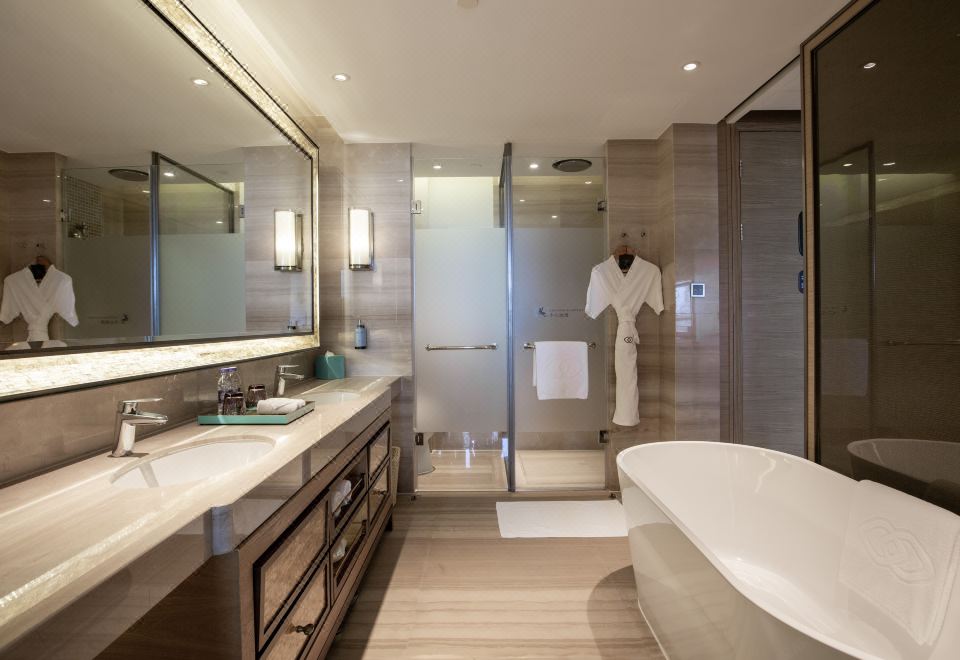 行政海景大床房-鲍罗万有