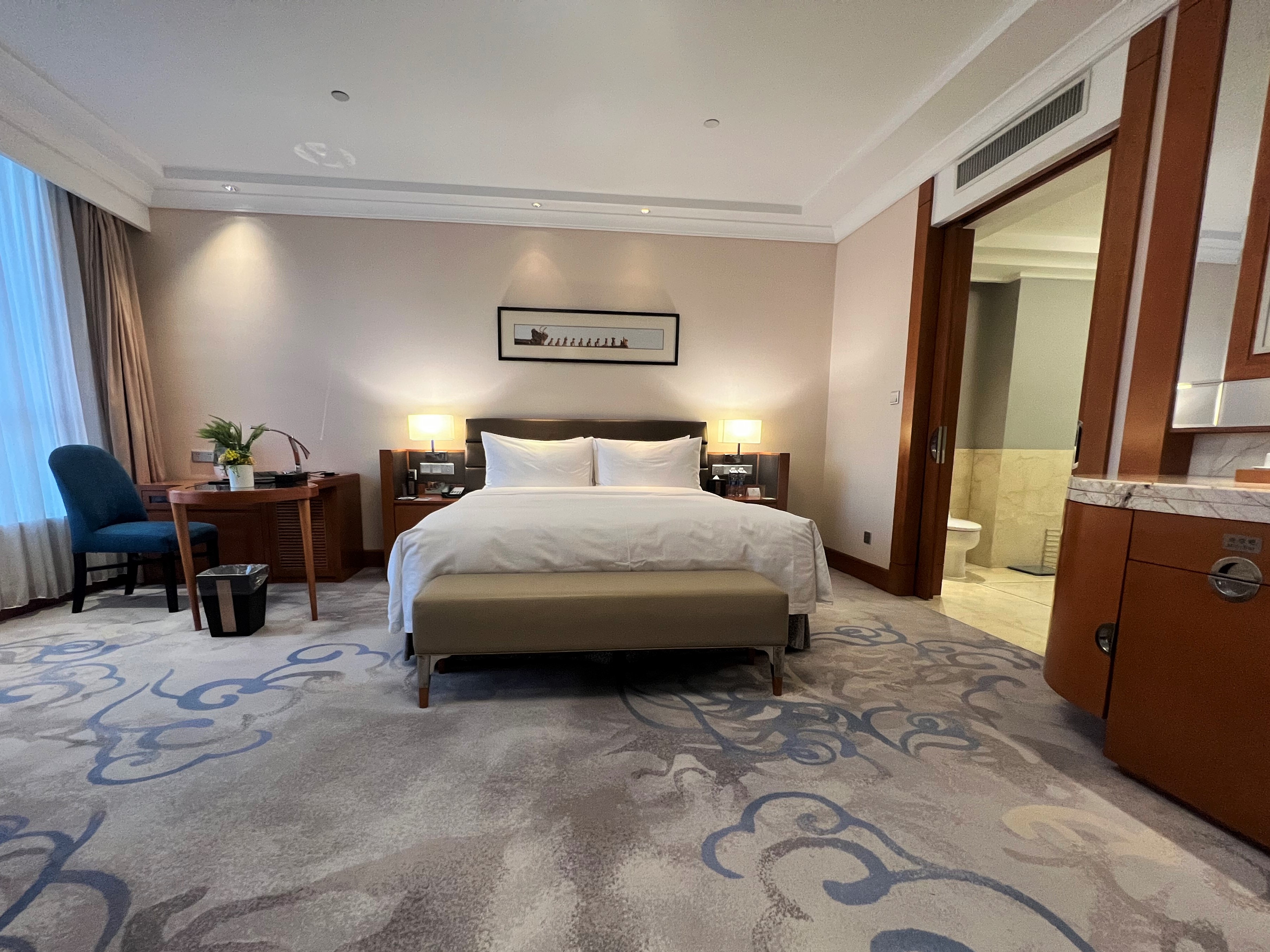 豪华江景大床房